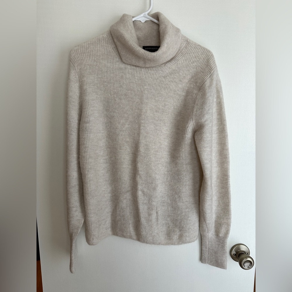 Banana Republic Aire Turtleneck Sweater, Heather Taupe Size Small